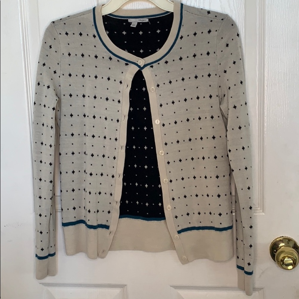 Casual scoop neck cardigan